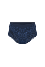 Classic panty made of premium microfiber and lace (020651)